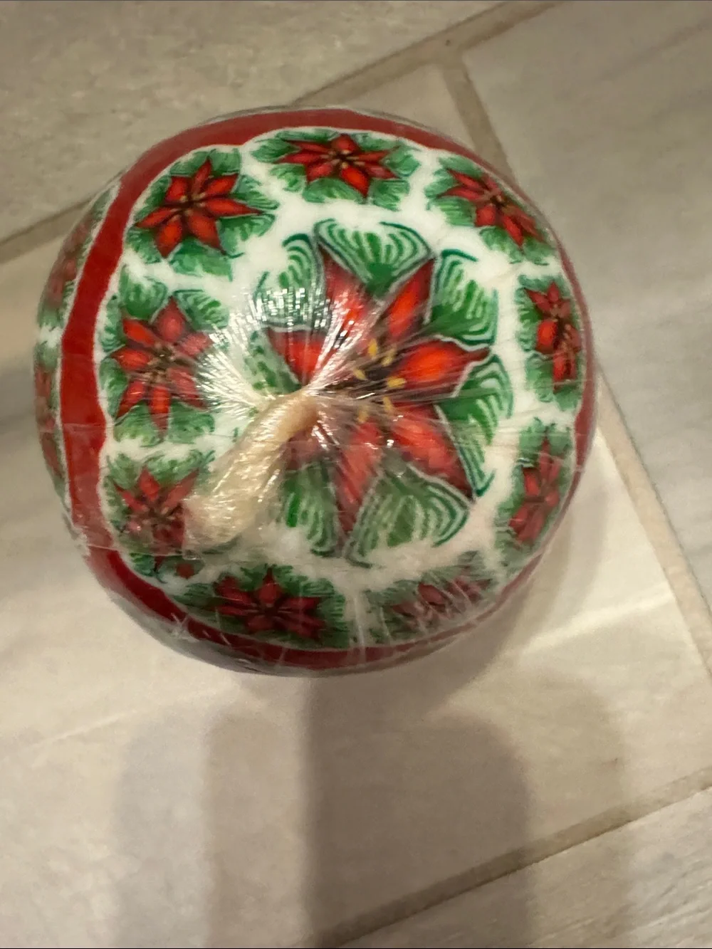 Festive Red Poinsettia Round Candle -NIP